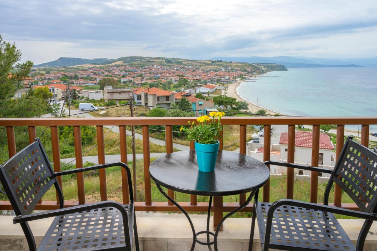 Tavani Villas Неа Рода Екстериор снимка