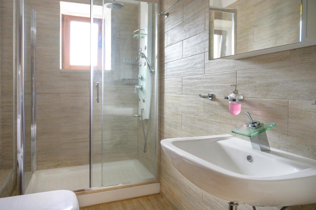 Tavani Villas Неа Рода Екстериор снимка